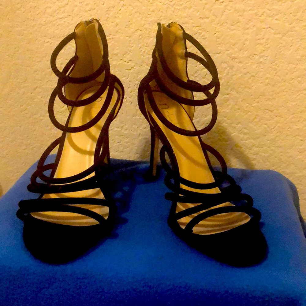 Size 10 M - NICOLE MILLER Alyssa Black heels